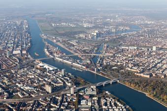 Vue aérienne de Quartier Mitte in Ludwigshafen am Rhein dans le département Rhénanie-Palatinat, Allemagne