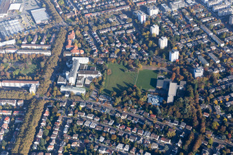 Vue aérienne de Hôpital des Diaconesses à le quartier Niederfeld in Mannheim dans le département Bade-Wurtemberg, Allemagne