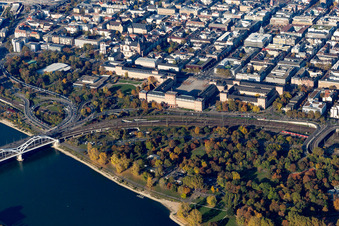 Vue aérienne de Château de Mannheim à le quartier Innenstadt in Mannheim dans le département Bade-Wurtemberg, Allemagne