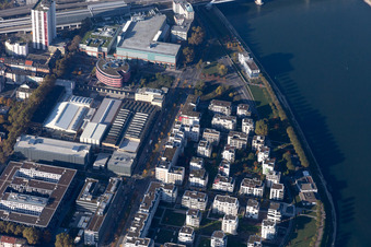 Vue aérienne de Yorckstrasse LUSANUM, Centre Walzmühl à le quartier Süd in Ludwigshafen am Rhein dans le département Rhénanie-Palatinat, Allemagne