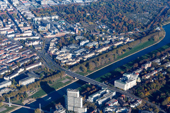 Vue aérienne de Neckarbrücken, Hôpital à le quartier Neckarstadt-Ost in Mannheim dans le département Bade-Wurtemberg, Allemagne
