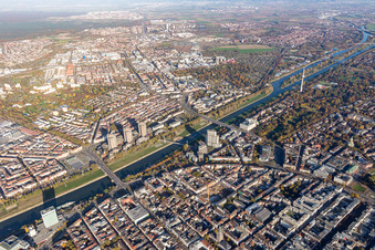 Photographie aérienne de Ponts du Neckar à le quartier Oststadt in Mannheim dans le département Bade-Wurtemberg, Allemagne