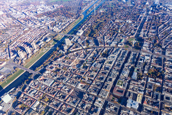 Vue aérienne de Ville carrée dans le fer à cheval du Ring à le quartier Innenstadt in Mannheim dans le département Bade-Wurtemberg, Allemagne