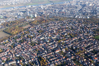 Quartier Oppau in Ludwigshafen am Rhein dans le département Rhénanie-Palatinat, Allemagne vu d'un drone