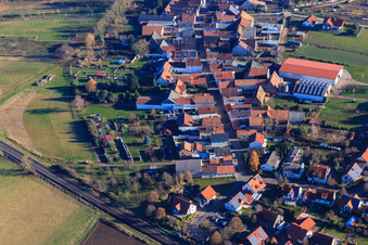 Vue aérienne de Obergasse à Steinweiler dans le département Rhénanie-Palatinat, Allemagne