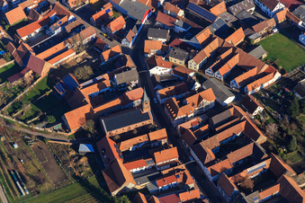 Vue aérienne de Église protestante à Steinweiler dans le département Rhénanie-Palatinat, Allemagne