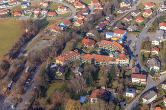 Vue aérienne de ThermenHotel Neide Bad Griesbach (anciennement Viktoria/Columbia Hotel) à le quartier Bad Griesbach in  Rottal in Bad Griesbach im Rottal dans le département Bavière, Allemagne