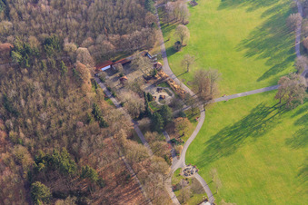 Vue aérienne de Jardin d'herbes médicinales dans le parc thermal Bad Füssing à Bad Füssing dans le département Bavière, Allemagne