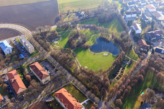 Vue aérienne de Parc d'attractions/parc urbain à Bad Füssing dans le département Bavière, Allemagne