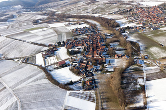 Vue aérienne de En hiver à le quartier Klingen in Heuchelheim-Klingen dans le département Rhénanie-Palatinat, Allemagne