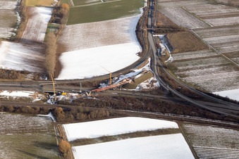 Vue aérienne de Chantier de construction du nouveau pont pour la sortie Landau Nord de l'A65 à le quartier Dammheim in Landau in der Pfalz dans le département Rhénanie-Palatinat, Allemagne