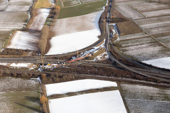 Vue aérienne de Chantier de construction pour accroître la circulation à la sortie de l'autoroute A65 à le quartier Dammheim in Landau in der Pfalz dans le département Rhénanie-Palatinat, Allemagne