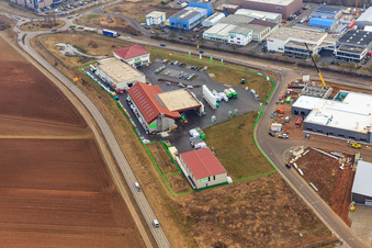 Vue aérienne de Parc industriel W II avec Raiffeisen Agrarhandel Pfalz GmbH (Herxheim) à Herxheim bei Landau dans le département Rhénanie-Palatinat, Allemagne