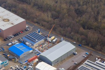 Vue aérienne de Parc industriel W avec Bosch Car Service Hey et AUTOGLAS SPEZIALIST Herxheim à Herxheim bei Landau dans le département Rhénanie-Palatinat, Allemagne