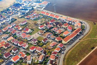 Vue aérienne de Sur le sentier de haute montagne en hiver sans neige à Kandel dans le département Rhénanie-Palatinat, Allemagne