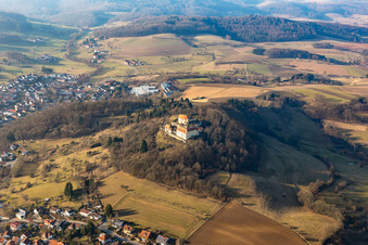 Vue aérienne de Terrain d'expérience sur le terrain du château de Reichenberg (Odenwald) à Reichelsheim dans le département Hesse, Allemagne