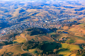 Vue aérienne de Vue de l'Odenwald depuis le sud-est à Mörlenbach dans le département Hesse, Allemagne