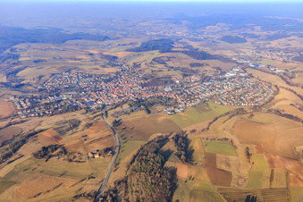 Vue aérienne de Vue de l'Odenwald depuis le sud à Fränkisch-Crumbach dans le département Hesse, Allemagne