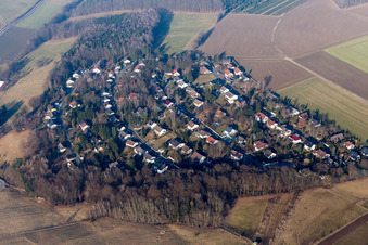 Vue aérienne de Herrenwaldchen à le quartier Kirchbrombach in Brombachtal dans le département Hesse, Allemagne