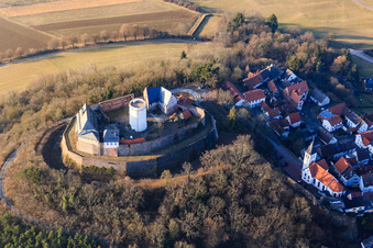 Veste Otzberg en hiver à le quartier Hering in Otzberg dans le département Hesse, Allemagne d'en haut