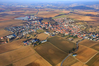 Photographie aérienne de Vue du village de l'Odenwald depuis le sud à le quartier Lengfeld in Otzberg dans le département Hesse, Allemagne