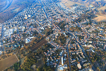 Vue aérienne de Centre-ville avec l'église évangélique de la Trinité Darmstadt-Eberstadt à le quartier Eberstadt in Darmstadt dans le département Hesse, Allemagne