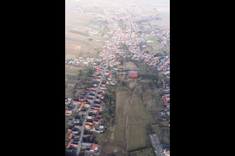 Seebach dans le département Bas Rhin, France du point de vue du drone