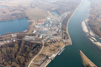 Lauterbourg dans le département Bas Rhin, France d'un drone