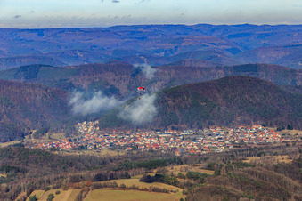 Vue aérienne de Vue de la forêt du Palatinat depuis le sud-ouest à Waldrohrbach dans le département Rhénanie-Palatinat, Allemagne