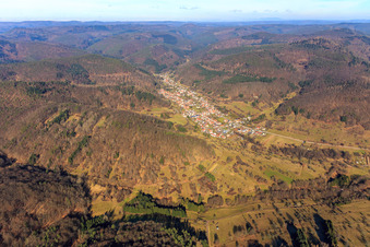 Vue aérienne de Vue de la forêt du Palatinat depuis le sud à Eußerthal dans le département Rhénanie-Palatinat, Allemagne