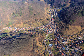 Vue aérienne de Garderie catholique St. Josef à Ramberg dans le département Rhénanie-Palatinat, Allemagne