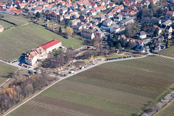 Vue aérienne de Centre de loisirs - parc d'attractions alla hopp! - salle d'exercice et de réunion à Edenkoben dans le département Rhénanie-Palatinat, Allemagne