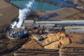 Photographie aérienne de Zone industrielle Konrad-Nolte-Straße outre-Rhin avec Rheinspan GmbH & Co. KG à Germersheim dans le département Rhénanie-Palatinat, Allemagne