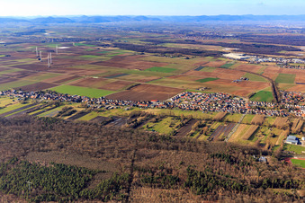 Vue aérienne de Saarstraße et Am Höhenweg depuis le sud-est à Kandel dans le département Rhénanie-Palatinat, Allemagne