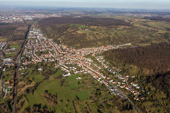 Vue aérienne de Du sud à le quartier Untergrombach in Bruchsal dans le département Bade-Wurtemberg, Allemagne