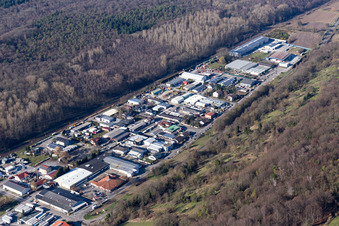 Vue aérienne de Zone industrielle Im Schollengarten à le quartier Untergrombach in Bruchsal dans le département Bade-Wurtemberg, Allemagne