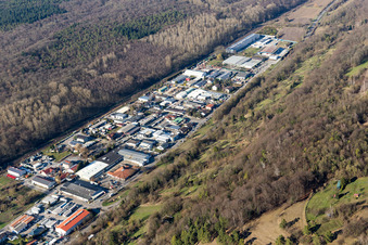 Vue aérienne de Zone industrielle Im Schollengarten à le quartier Untergrombach in Bruchsal dans le département Bade-Wurtemberg, Allemagne
