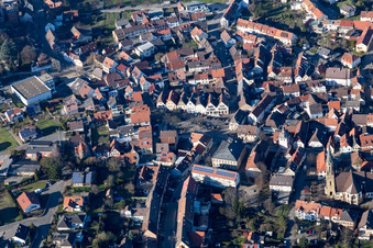 Vue aérienne de Merianstr à le quartier Heidelsheim in Bruchsal dans le département Bade-Wurtemberg, Allemagne