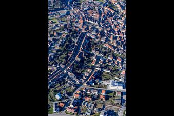 Vue aérienne de Rue Brettener à le quartier Heidelsheim in Bruchsal dans le département Bade-Wurtemberg, Allemagne