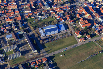 Vue aérienne de Lußhardthalle et TV-Sport-Treff à Hambrücken dans le département Bade-Wurtemberg, Allemagne