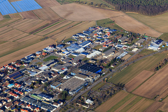 Vue aérienne de Zone industrielle Industriestraße avec LINHARDT Hambrücken GmbH du sud-ouest à Hambrücken dans le département Bade-Wurtemberg, Allemagne
