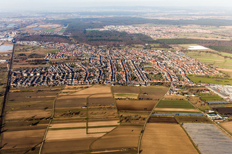 Vue aérienne de Du sud à le quartier Wiesental in Waghäusel dans le département Bade-Wurtemberg, Allemagne