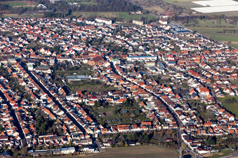 Vue aérienne de Du sud-ouest à le quartier Wiesental in Waghäusel dans le département Bade-Wurtemberg, Allemagne