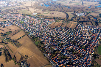 Vue aérienne de Vue des rues et des maisons dans les quartiers résidentiels à le quartier Berghausen in Römerberg dans le département Rhénanie-Palatinat, Allemagne