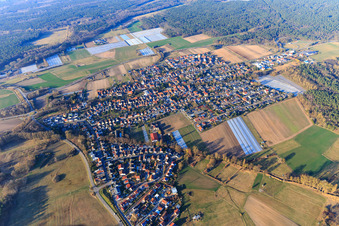 Vue aérienne de Vue d'ensemble de la ville depuis le sud à Hanhofen dans le département Rhénanie-Palatinat, Allemagne