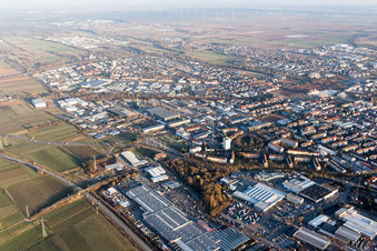 Vue d'oiseau de Zone industrielle Nord à Landau in der Pfalz dans le département Rhénanie-Palatinat, Allemagne