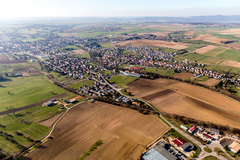 Vue aérienne de Niedermodern dans le département Bas Rhin, France