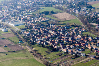 Vue aérienne de Niedermodern dans le département Bas Rhin, France