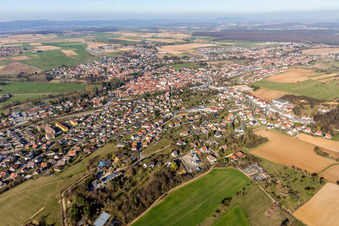 Vue aérienne de Pfaffenhoffen à Val-de-Moder dans le département Bas Rhin, France