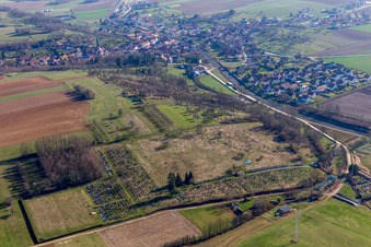 Vue aérienne de Cimetière à Ettendorf dans le département Bas Rhin, France